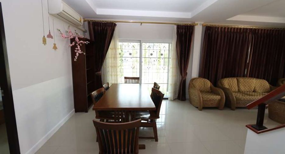 For rent 4 bedrooms house in Mueang Chiang Mai, Chiang Mai
