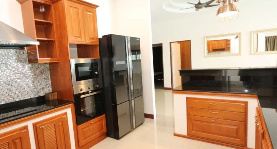 For rent 4 bedrooms house in San Sai, Chiang Mai