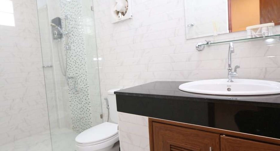 For rent 4 bedrooms house in San Sai, Chiang Mai