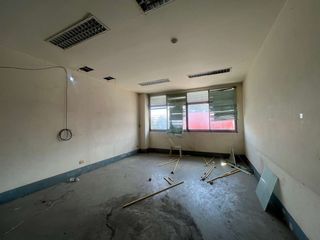 For rent 5 bedrooms retail Space in Mueang Chiang Mai, Chiang Mai