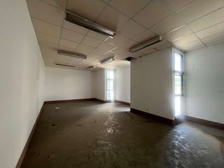 For rent 5 bedrooms retail Space in Mueang Chiang Mai, Chiang Mai