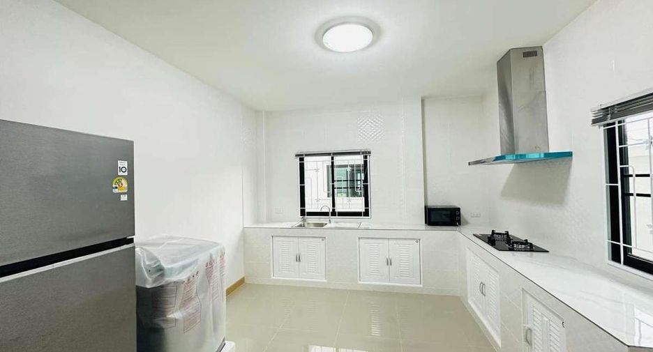 Haus zur Miete mit 3 Zimmer in Saraphi, Chiang Mai