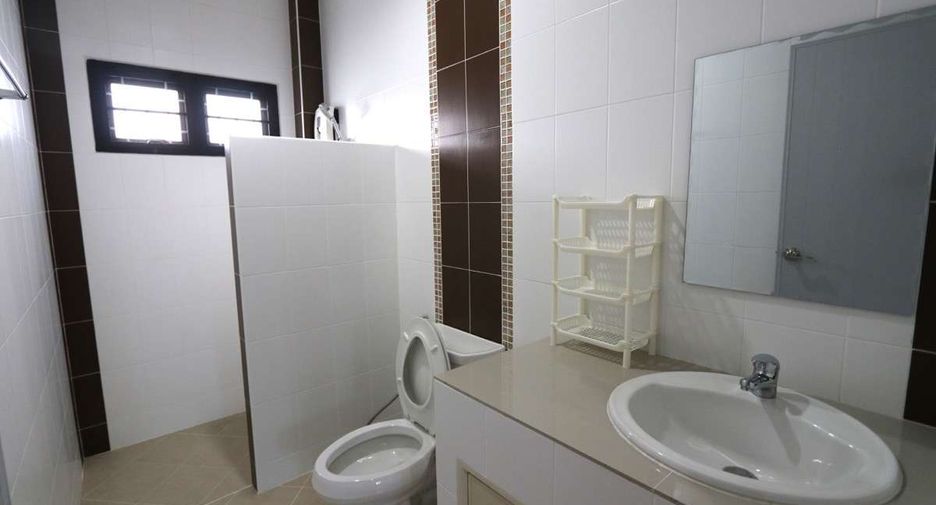 For rent 5 bedrooms house in Mueang Chiang Mai, Chiang Mai