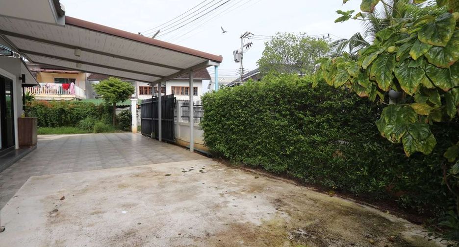 For rent 5 bedrooms house in Mueang Chiang Mai, Chiang Mai