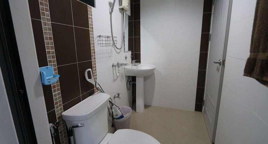 For rent 5 bedrooms house in Mueang Chiang Mai, Chiang Mai