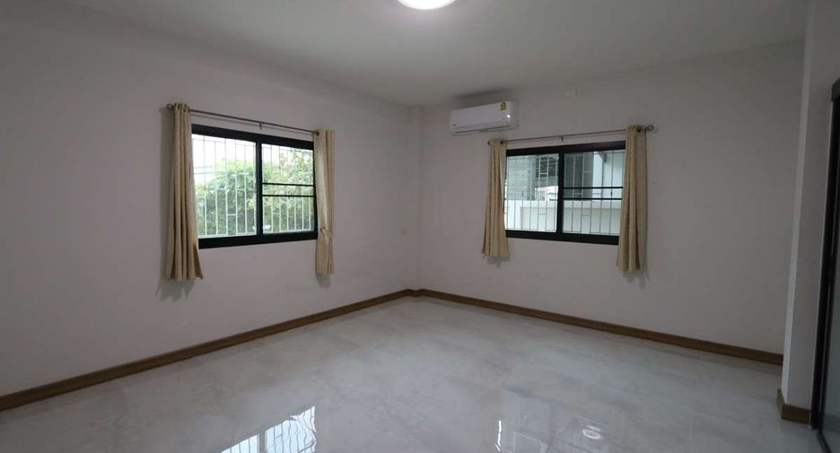For rent 5 bedrooms house in Mueang Chiang Mai, Chiang Mai