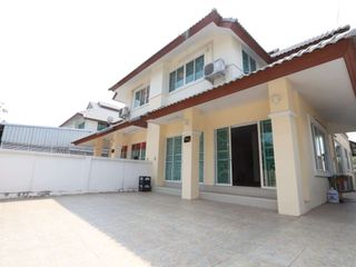 For rent 3 bedrooms house in Mueang Chiang Mai, Chiang Mai