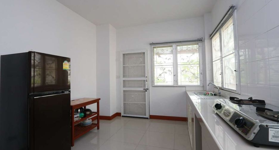 For rent 3 bedrooms house in Mueang Chiang Mai, Chiang Mai