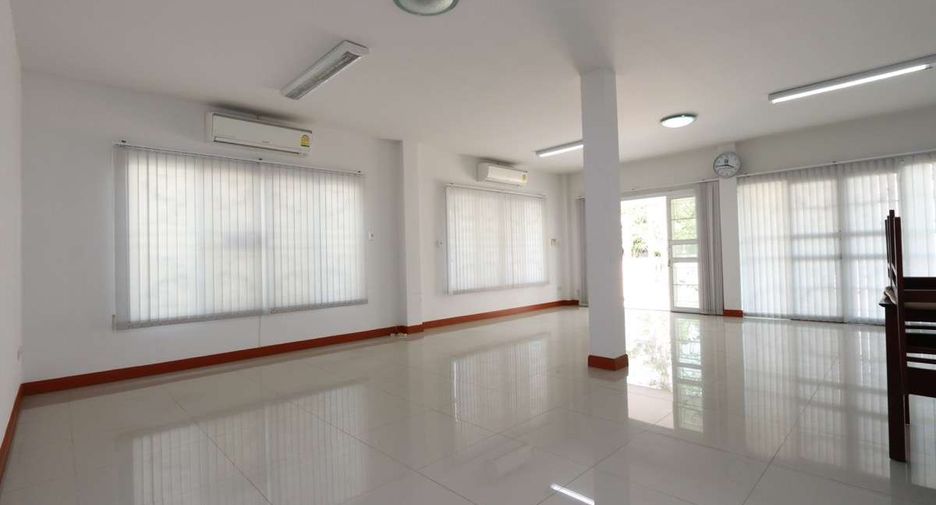 For rent 3 bedrooms house in Mueang Chiang Mai, Chiang Mai