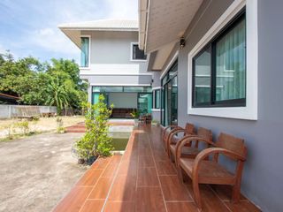 For rent 4 bedrooms house in Saraphi, Chiang Mai