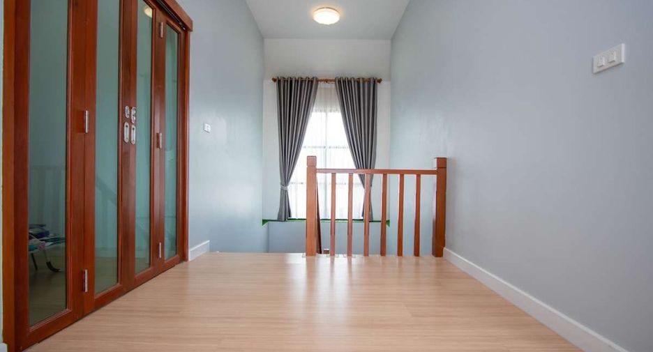 For rent 4 bedrooms house in Saraphi, Chiang Mai
