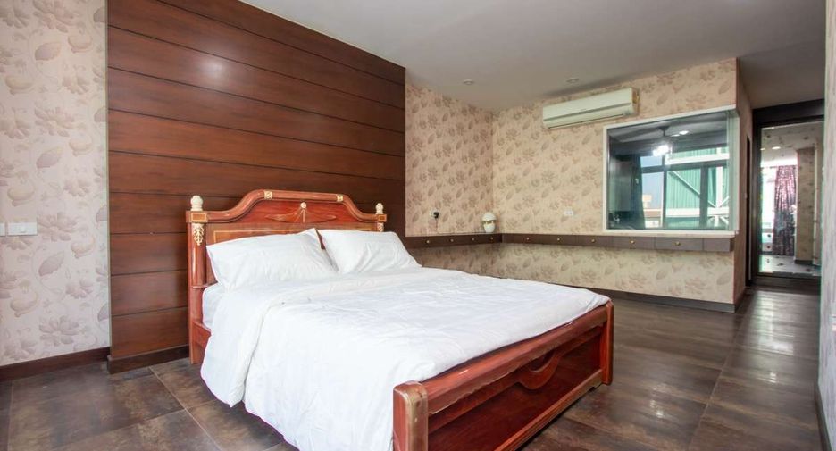 For sale 3 bedrooms condo in Mueang Chiang Mai, Chiang Mai