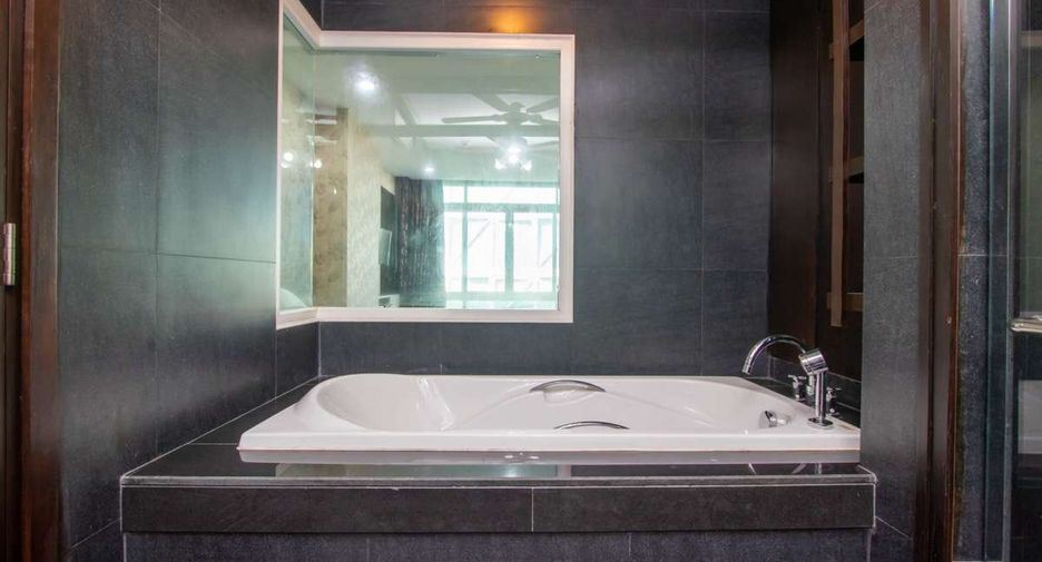 For sale 3 bedrooms condo in Mueang Chiang Mai, Chiang Mai
