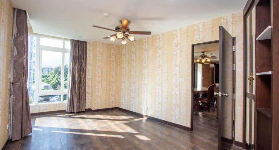 For sale 3 bedrooms condo in Mueang Chiang Mai, Chiang Mai