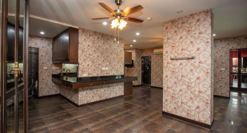 For sale 3 bedrooms condo in Mueang Chiang Mai, Chiang Mai