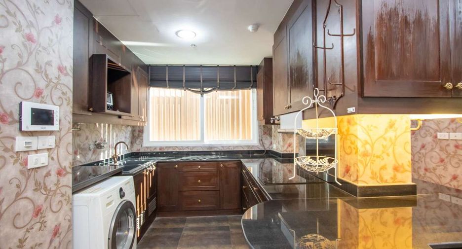 For sale 3 bedrooms condo in Mueang Chiang Mai, Chiang Mai