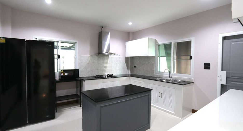 For rent 5 bedrooms house in San Sai, Chiang Mai