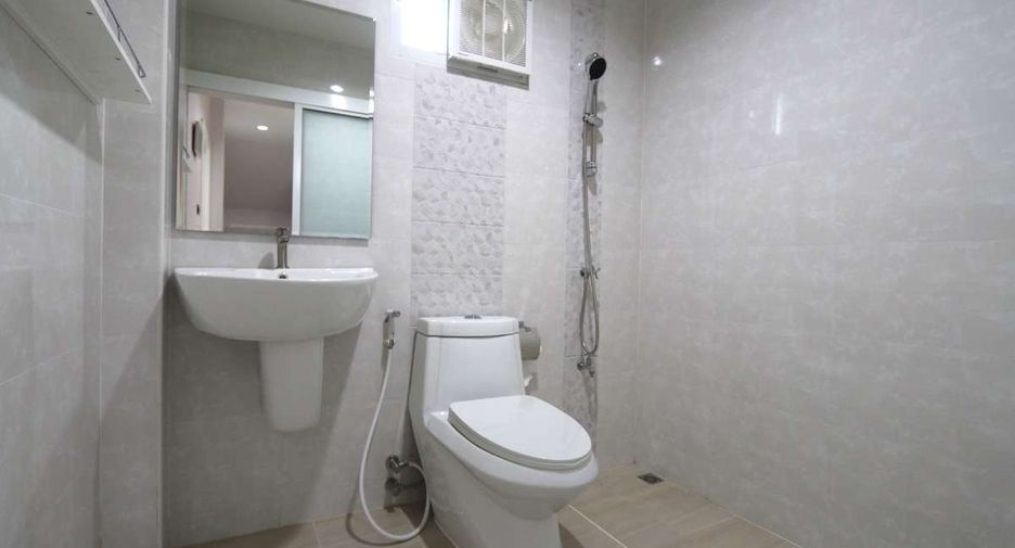 For rent 5 bedrooms house in San Sai, Chiang Mai