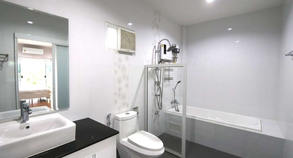For rent 5 bedrooms house in San Sai, Chiang Mai