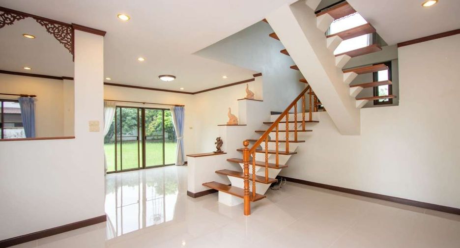 For rent 3 bedrooms house in San Kamphaeng, Chiang Mai