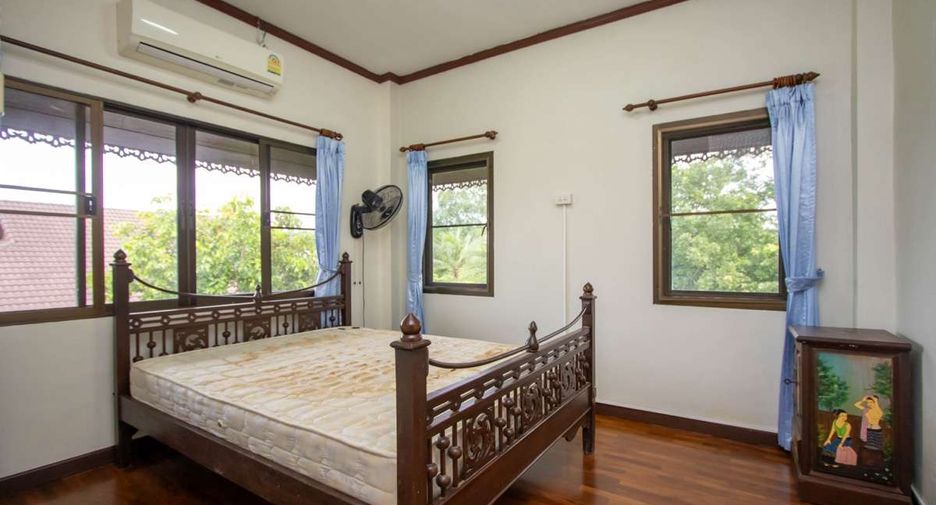 For rent 3 bedrooms house in San Kamphaeng, Chiang Mai