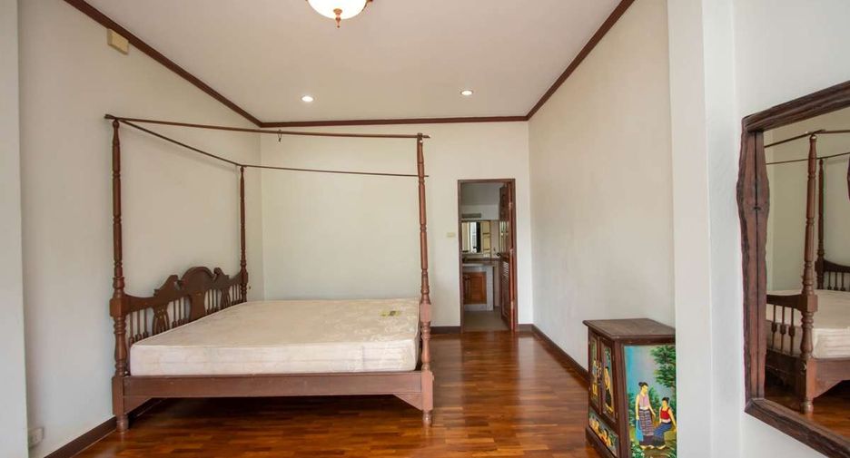 For rent 3 bedrooms house in San Kamphaeng, Chiang Mai