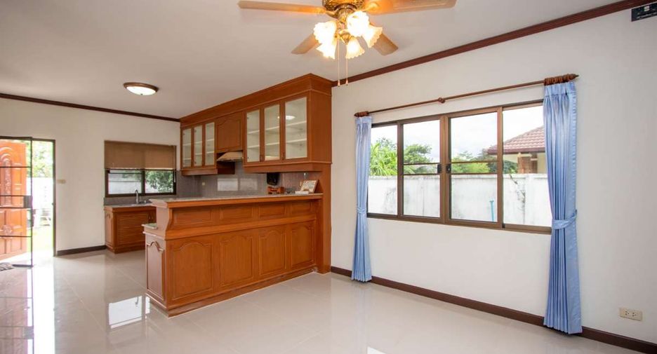 For rent 3 bedrooms house in San Kamphaeng, Chiang Mai