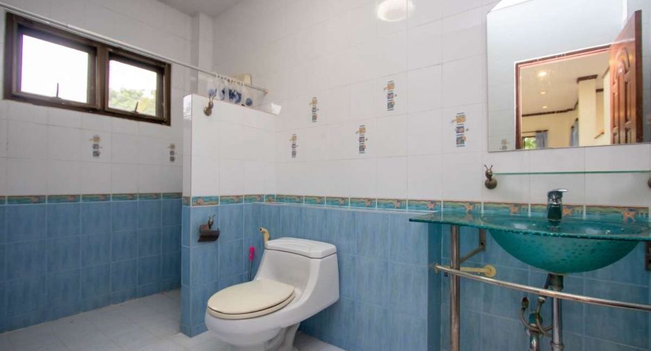 For rent 3 bedrooms house in San Kamphaeng, Chiang Mai