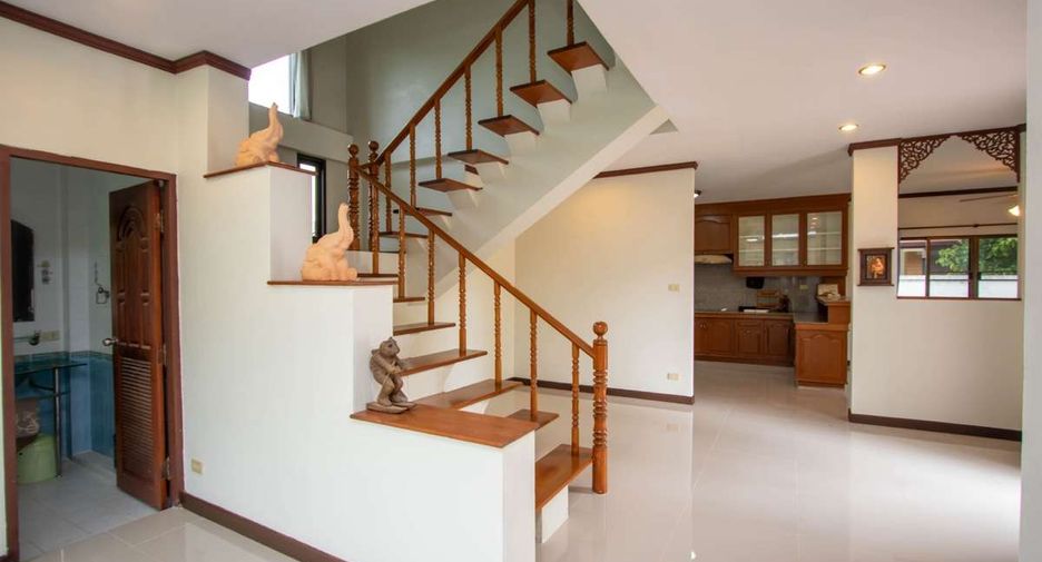 For rent 3 bedrooms house in San Kamphaeng, Chiang Mai