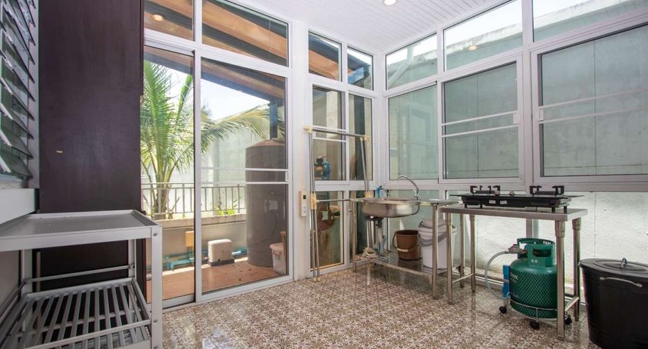 For sale 4 bedrooms house in Doi Saket, Chiang Mai