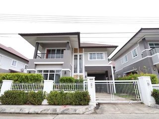 À louer 3 chambres maison à San Kamphaeng, Chiang Mai