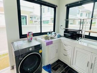 For rent 3 bedrooms house in San Kamphaeng, Chiang Mai