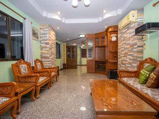For rent 4 bedrooms house in Mueang Chiang Mai, Chiang Mai