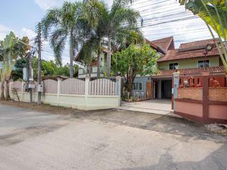 For rent 4 bedrooms house in Mueang Chiang Mai, Chiang Mai