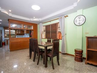 For rent 4 bedrooms house in Mueang Chiang Mai, Chiang Mai