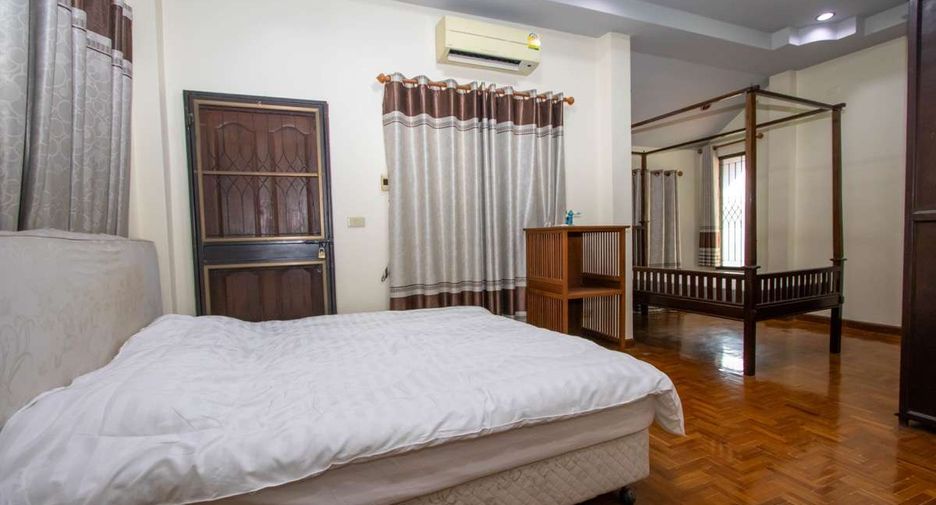 For rent 4 bedrooms house in Mueang Chiang Mai, Chiang Mai