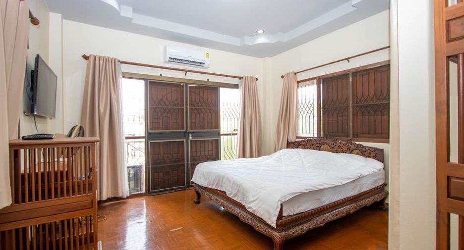 For rent 4 bedrooms house in Mueang Chiang Mai, Chiang Mai