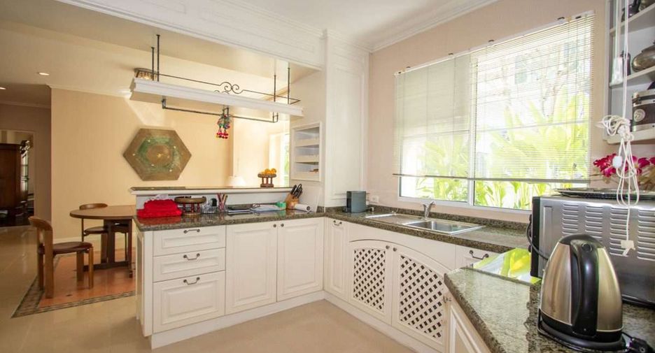 For sale 4 bedrooms house in San Sai, Chiang Mai
