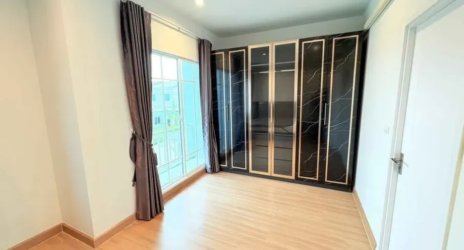 ให้เช่า 3 ห้องนอน บ้านเดี่ยว ใน บางพลี, สมุทรปราการ