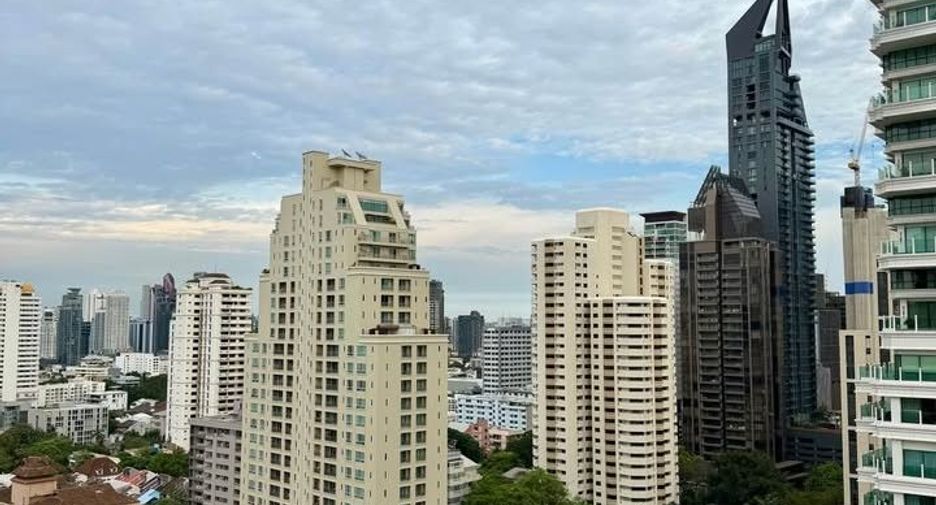 For rent 1 bed condo in Watthana, Bangkok