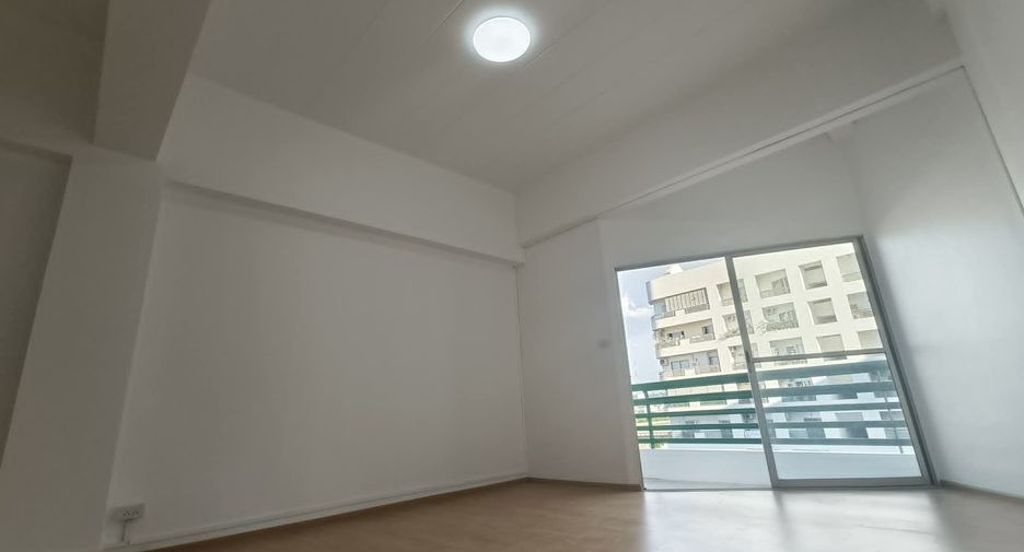 Wohnung zum Kauf mit 1 Zimmer in Bang Phlat, Bangkok