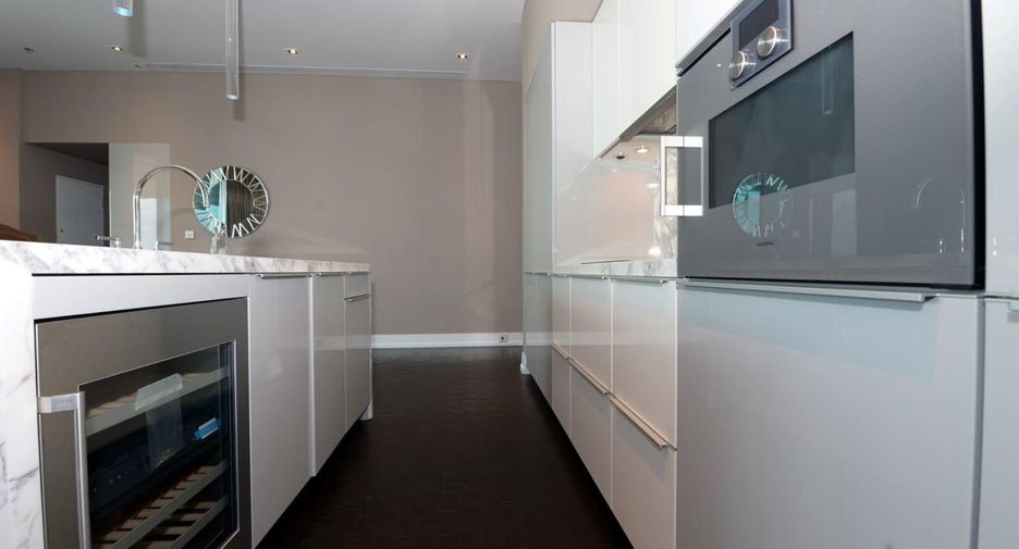 For sale 2 bedrooms condo in Sathon, Bangkok