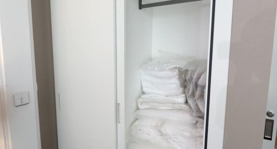 For sale 2 bedrooms condo in Sathon, Bangkok
