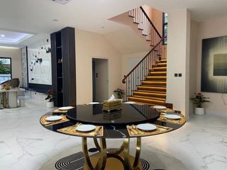 For sale and for rent 5 bedrooms house in Mueang Samut Prakan, Samut Prakan