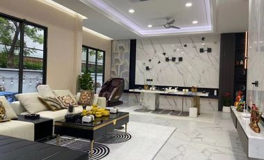 For rent そして for sale 5 ベッドルーム house in Mueang Samut Prakan, Samut Prakan