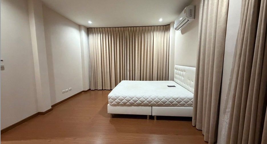 Haus zur Miete mit 6 Zimmer in Lat Krabang, Bangkok