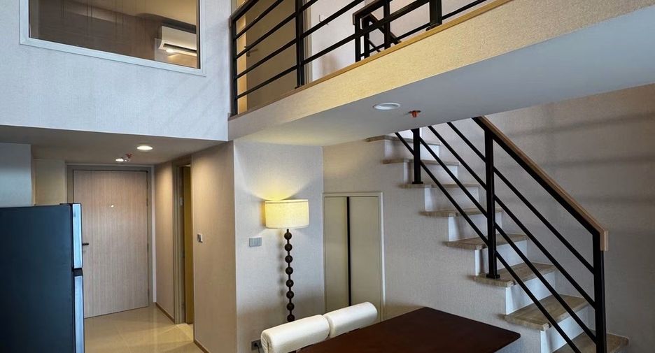 For rent 2 bedrooms condo in Bang Rak, Bangkok