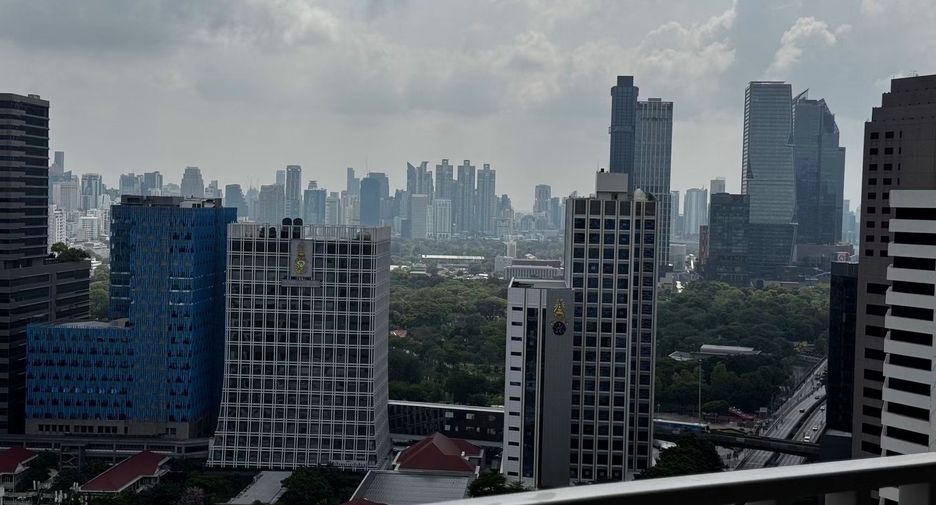 For rent 2 bedrooms condo in Bang Rak, Bangkok