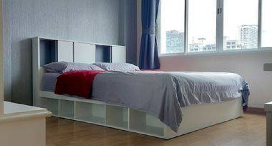 For sale 1 bed condo in Huai Khwang, Bangkok