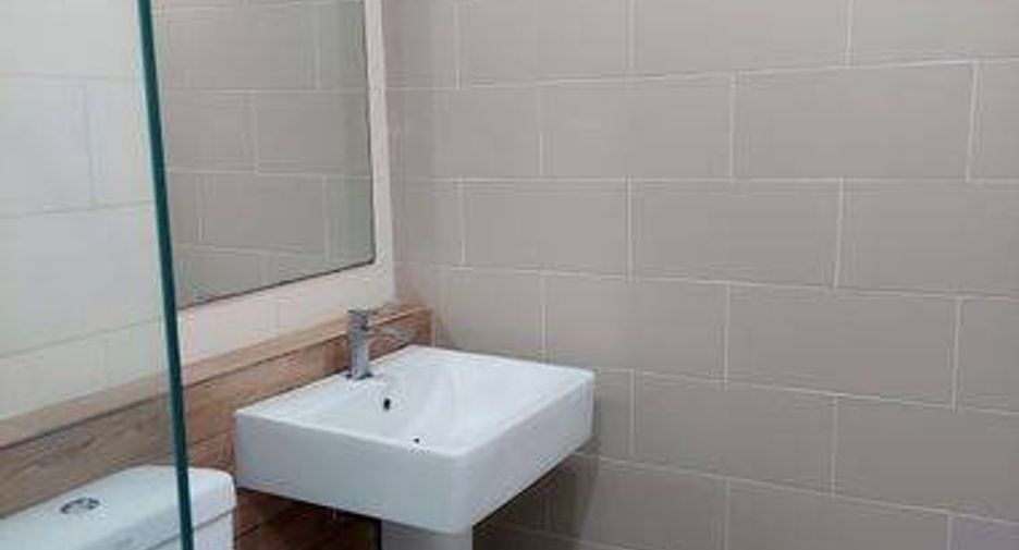 For sale 1 bed condo in Huai Khwang, Bangkok
